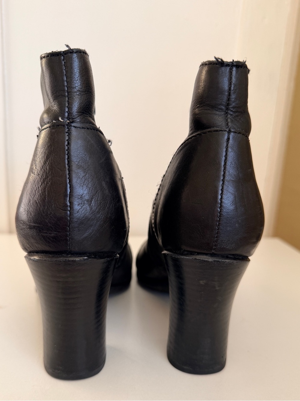 Born Black Leather Ankle Boots Women’s 9.5 Block Heel Booties - Picture 6 of 8